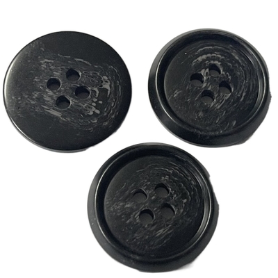 Botão de chifre falsificado de imitação 25mm de quatro furos com Rim Use For Coat Outerwear