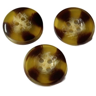 Furo 4 dos botões de revestimento 20mm do chifre do falso da resina para aplicar-se para a camiseta do revestimento das mulheres
