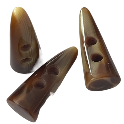 O pino de madeira do chifre de 2 furos abotoa-se para o revestimento com forma do dente do chifre completamente brilhante