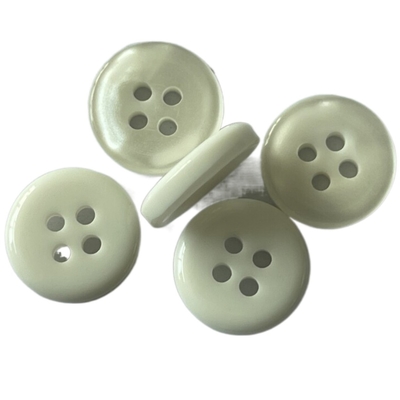 botões de camisa 16L plásticos com giz do efeito da pérola para desembaraçar do furo branco da cor 4