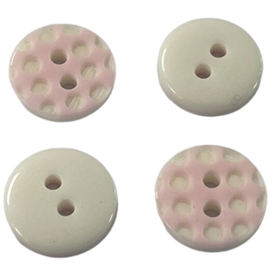 A resina plástica ButtonsTwo da cara especial da blusa fura a cor 16L cor-de-rosa para a costura