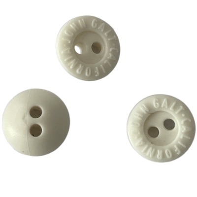 Furo 2 fora dos botões de borracha brancos Logo Use On Sewing Clothing gravado 11mm