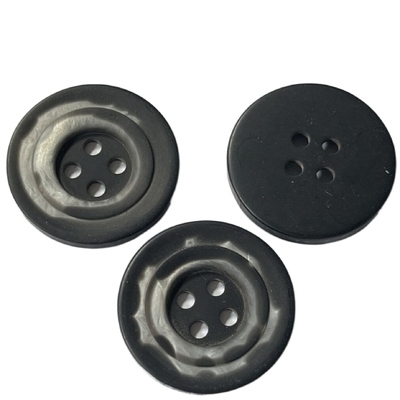 botões de chifre de imitação de 34.3mm com uso de 4 furos para o vestuário do revestimento