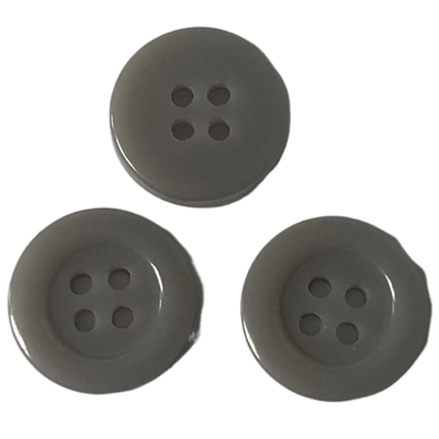 Uso de Grey Color Urea Buttons 15mm na roupa do bombeiro que costura a camisa
